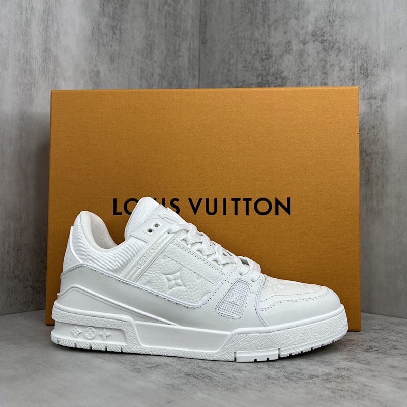 LOUIS VUITTON SNEAKERS (501)