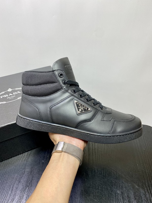 PRADA SHOES (425)