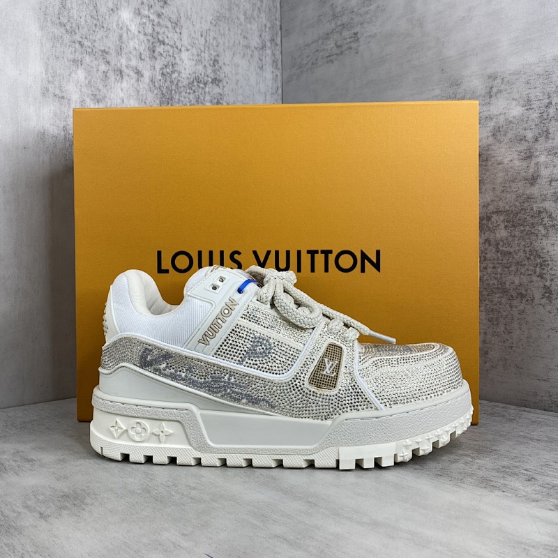 LOUIS VUITTON SNEAKERS (704)