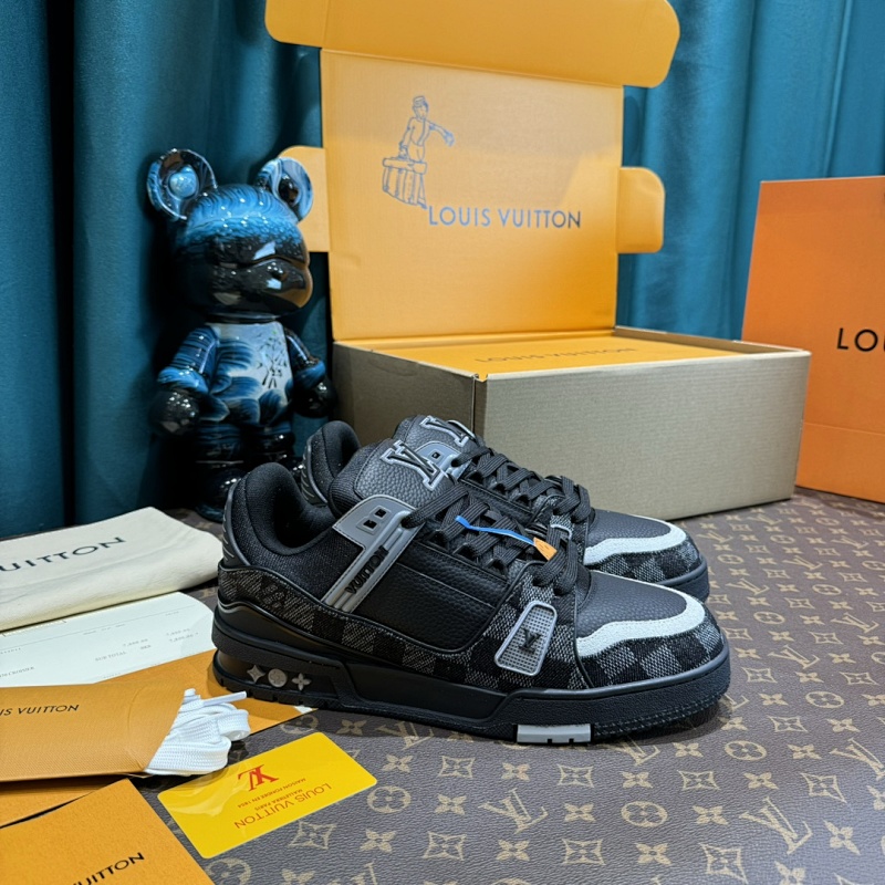 LOUIS VUITTON SNEAKERS (333)