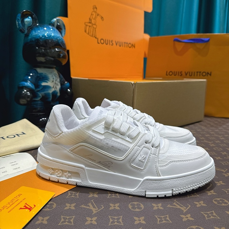 LOUIS VUITTON SNEAKERS (219)