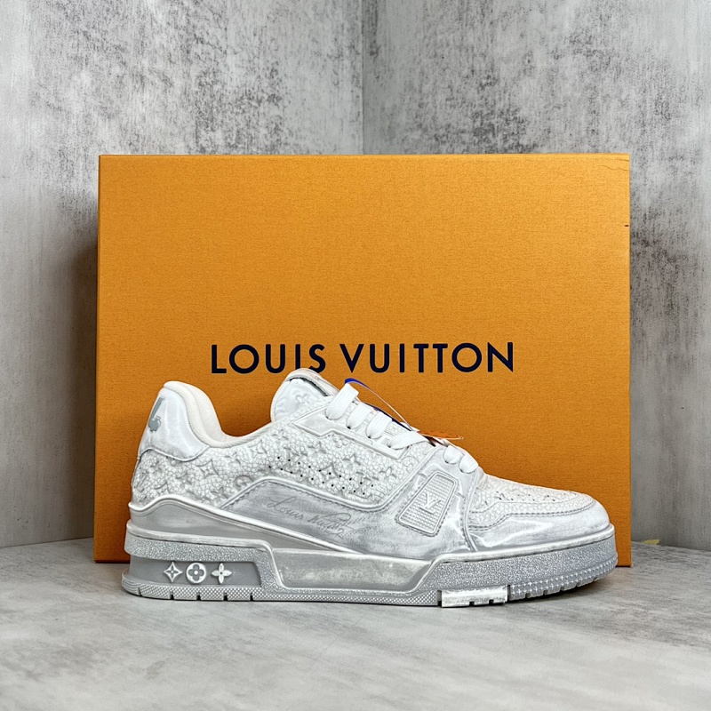 LOUIS VUITTON SHOES (537)