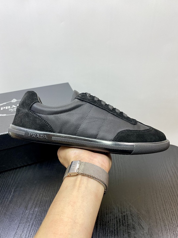 PRADA SHOES (569)