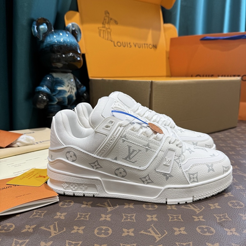 LOUIS VUITTON SNEAKERS (122)