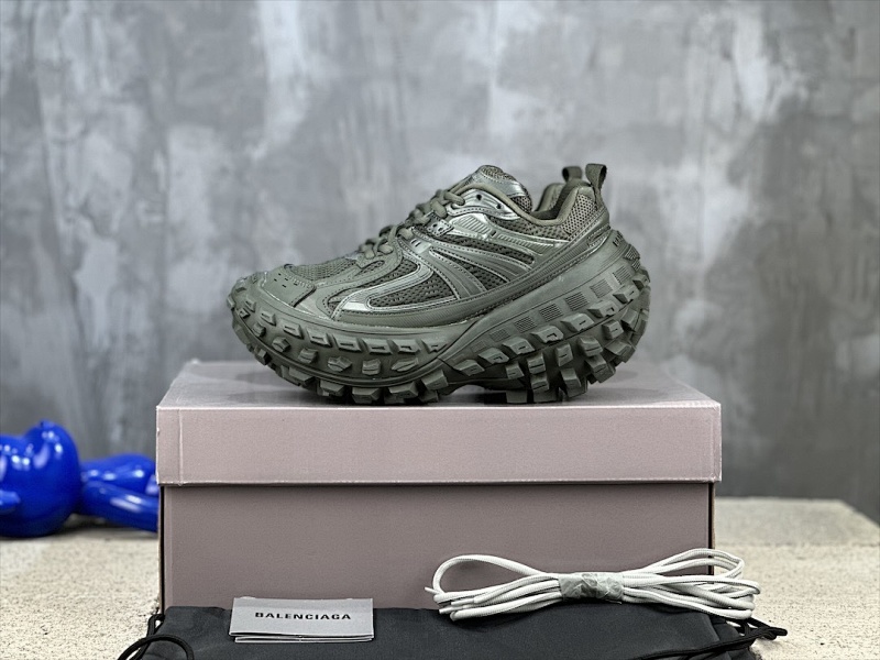 BALENCIAGA SNEAKERS (677)