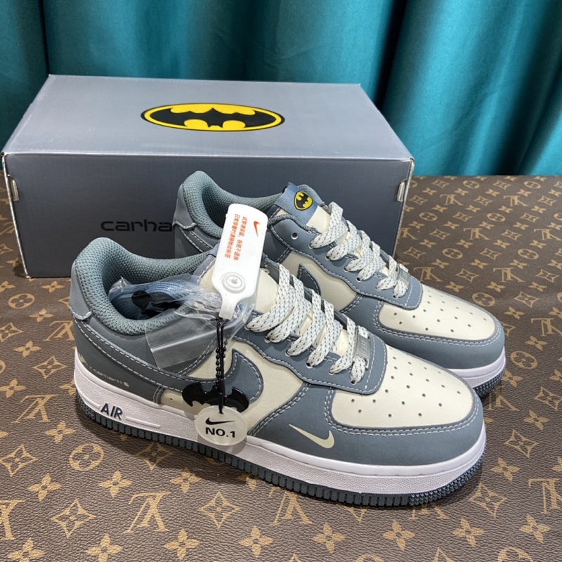 LOUIS VUITTON SNEAKERS (490)