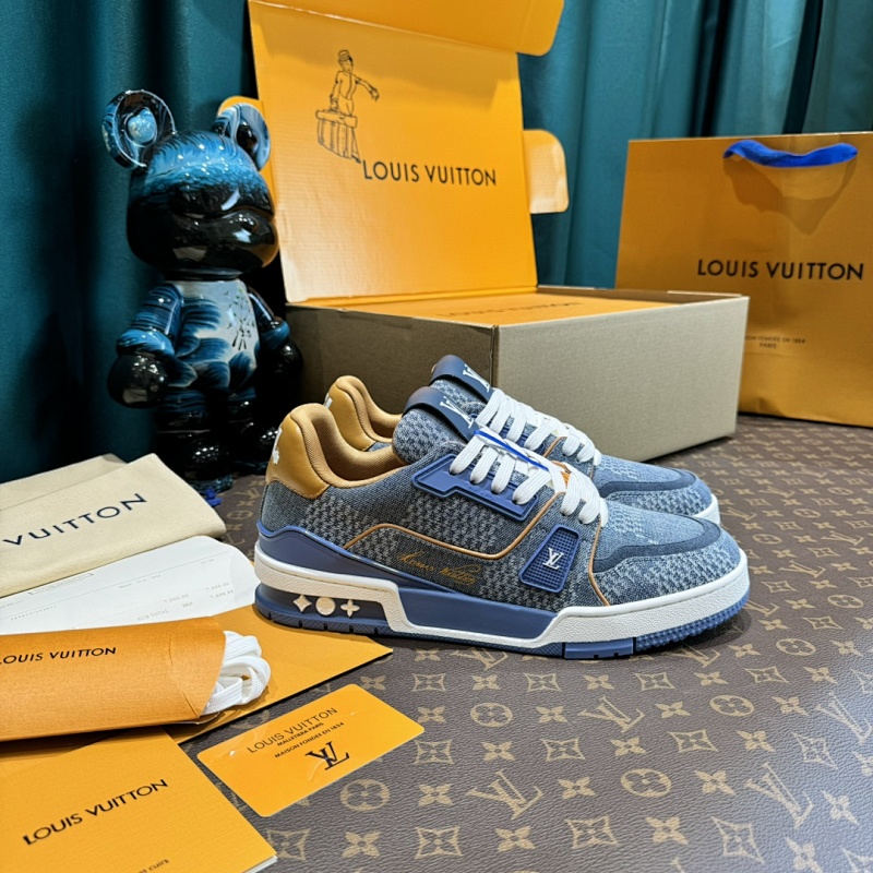 LOUIS VUITTON SNEAKERS (36)