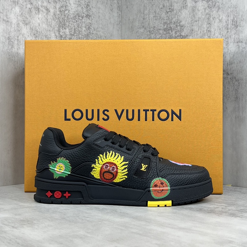 LOUIS VUITTON SNEAKERS (572)