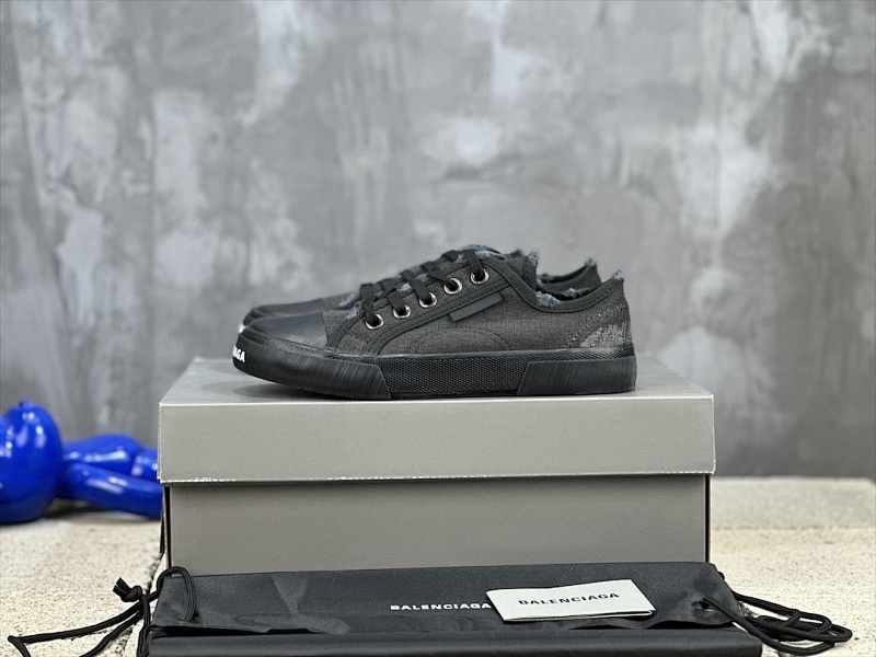 BALENCIAGA SNEAKERS (692)