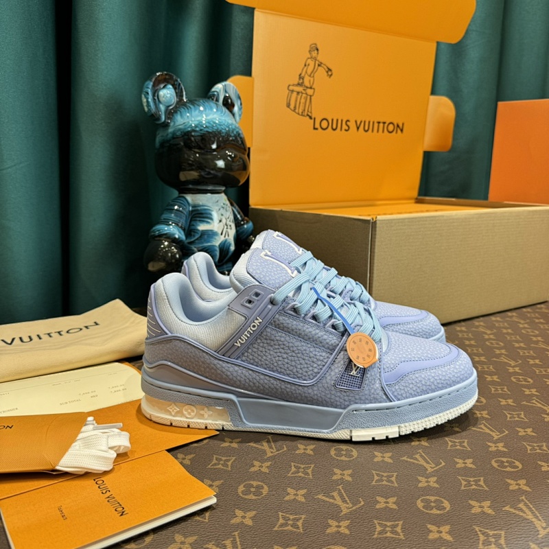 LOUIS VUITTON SNEAKERS (330)