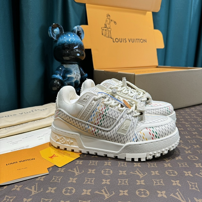 LOUIS VUITTON SNEAKERS (359)