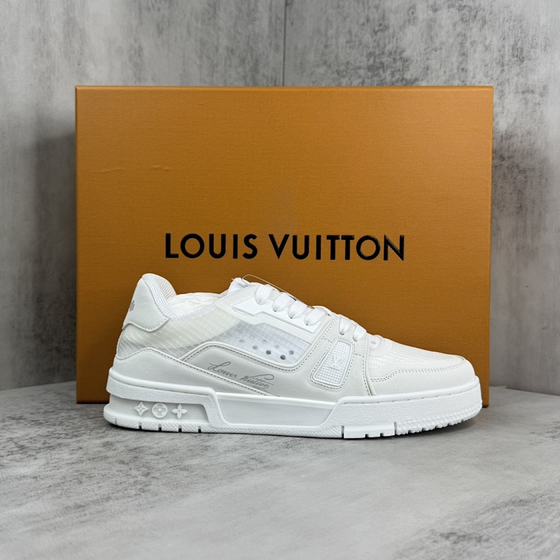 LOUIS VUITTON SNEAKERS (76)