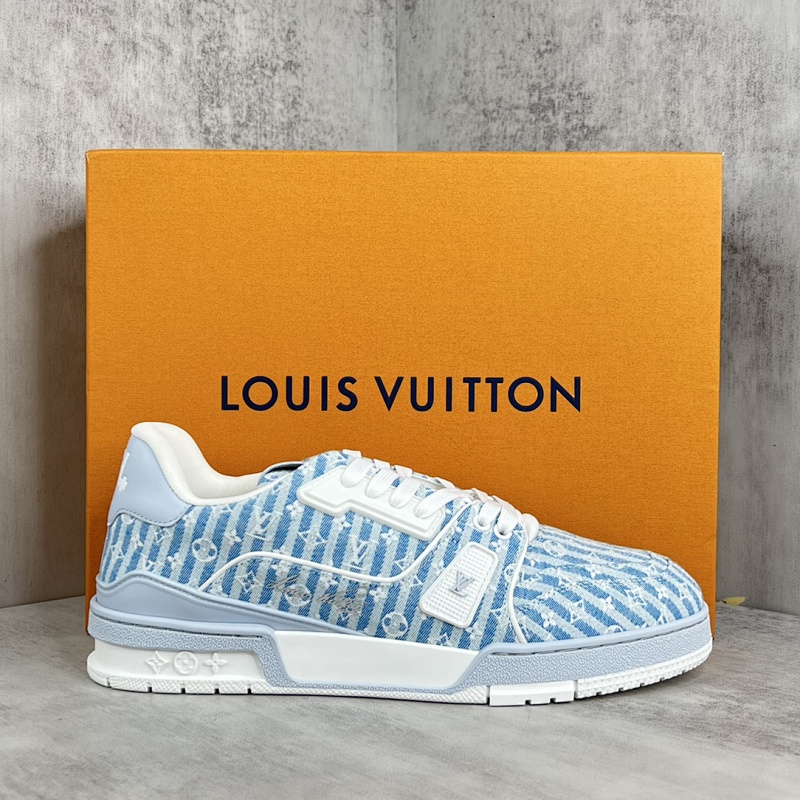 LOUIS VUITTON SNEAKERS (552)