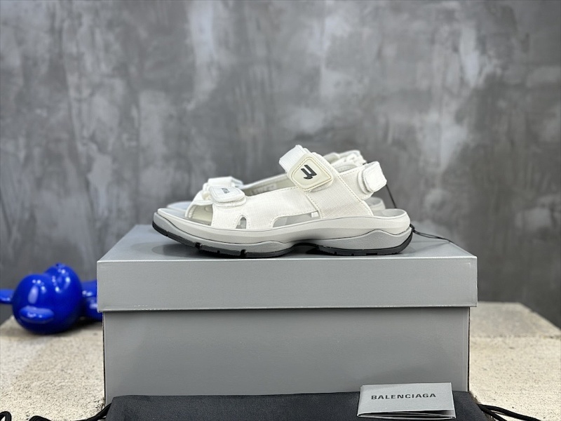 BALENCIAGA SNEAKERS (275)