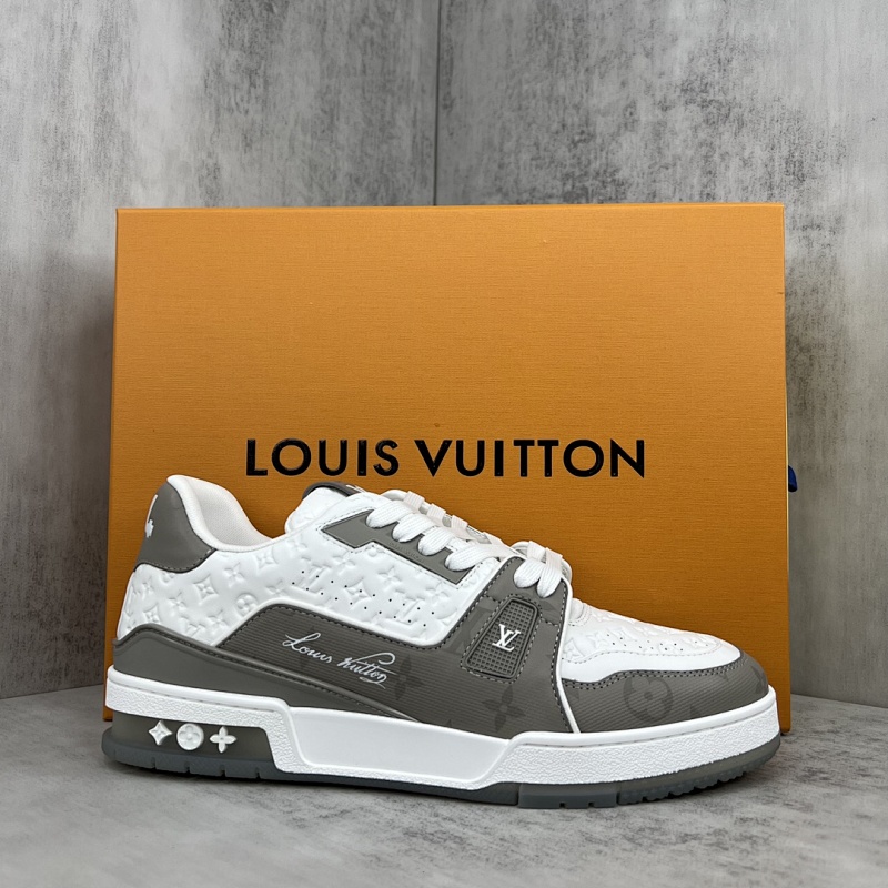 LOUIS VUITTON SNEAKERS (558)