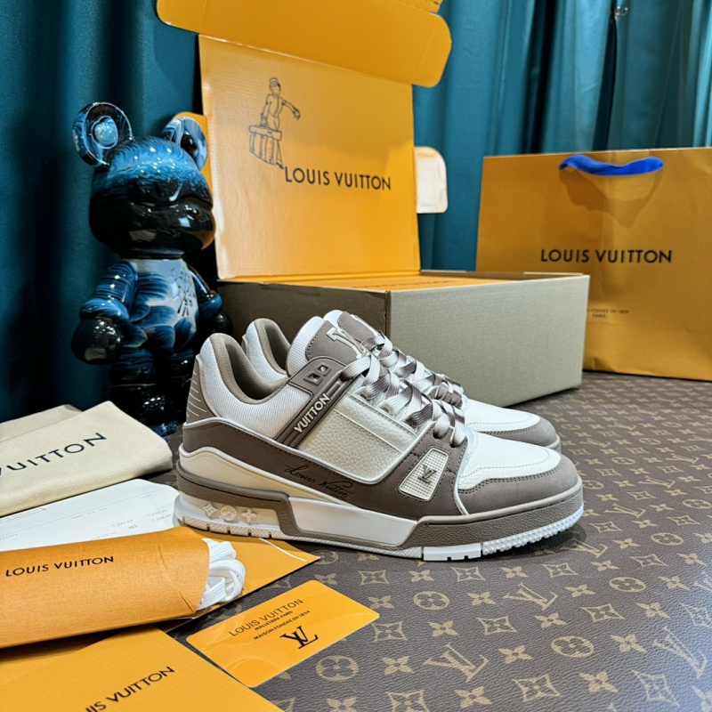 LOUIS VUITTON SHOES (303)