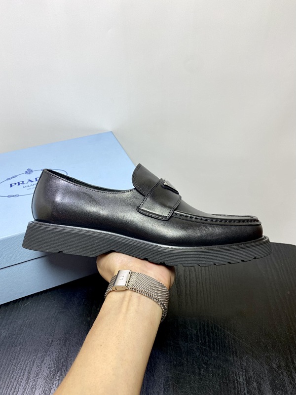 PRADA SHOES (531)