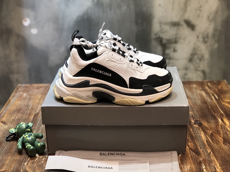 BALENCIAGA SNEAKERS (761)