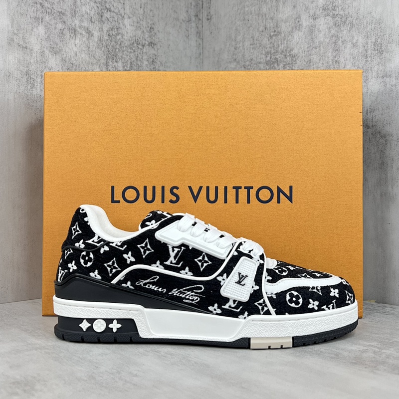 LOUIS VUITTON SNEAKERS (555)