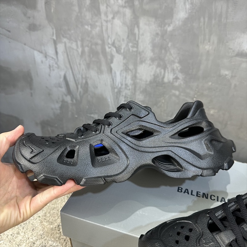 BALENCIAGA SNEAKERS (324)