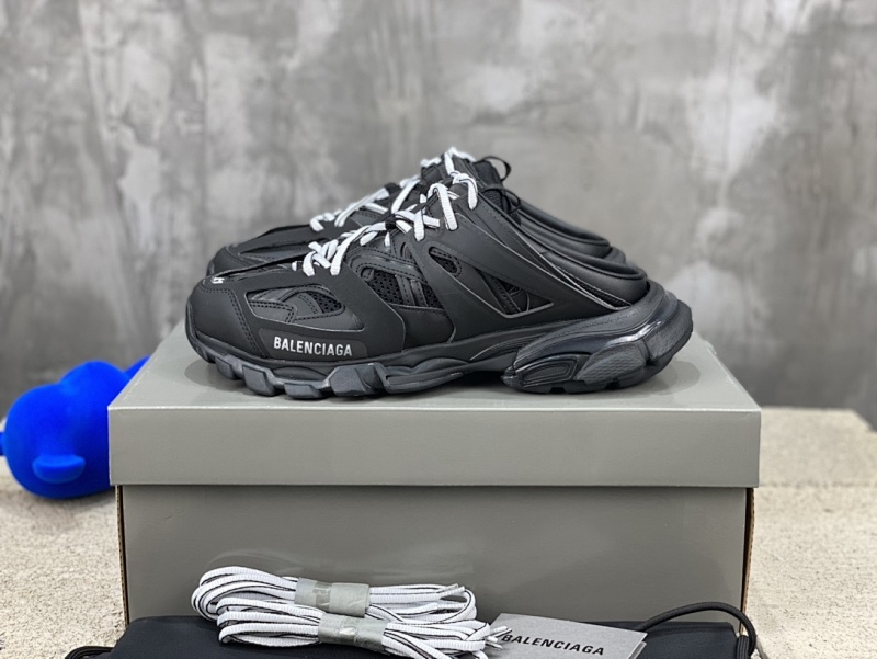 BALENCIAGA SNEAKERS (502)