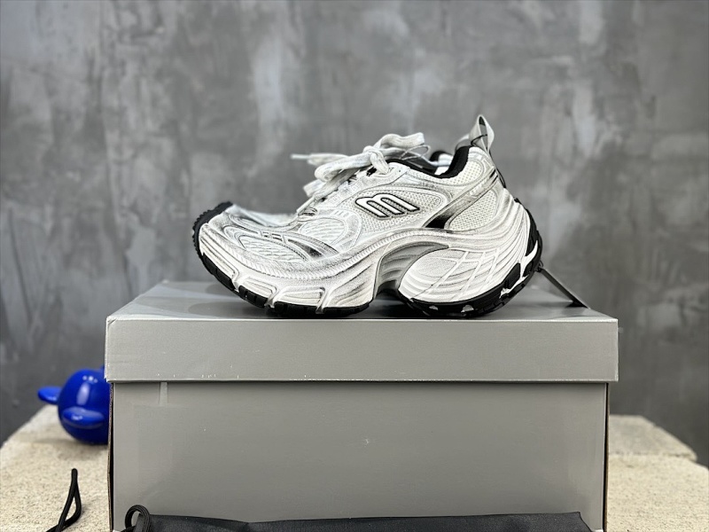 BALENCIAGA SNEAKERS (290)