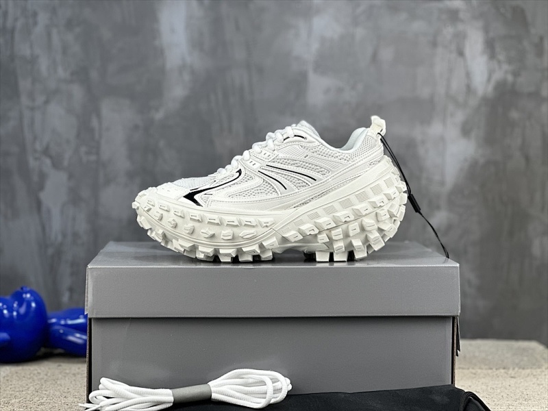 BALENCIAGA SNEAKERS (681)