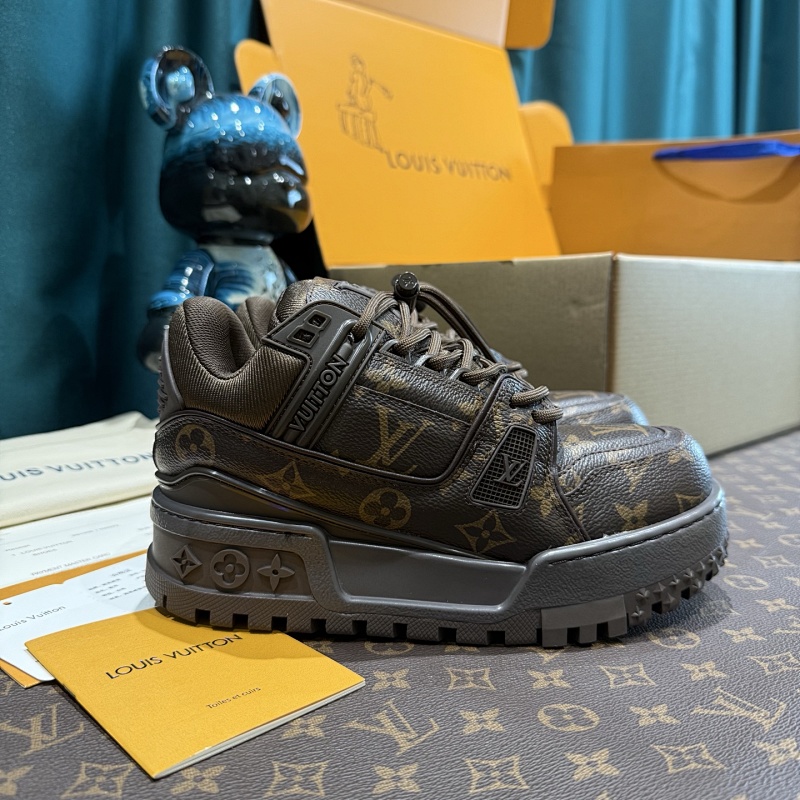 LOUIS VUITTON SNEAKERS (175)