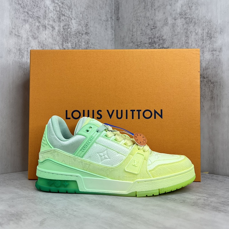 LOUIS VUITTON SNEAKERS (547)