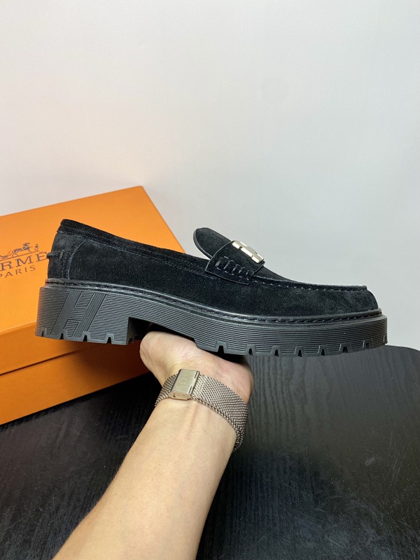 HERMES SHOES (168)