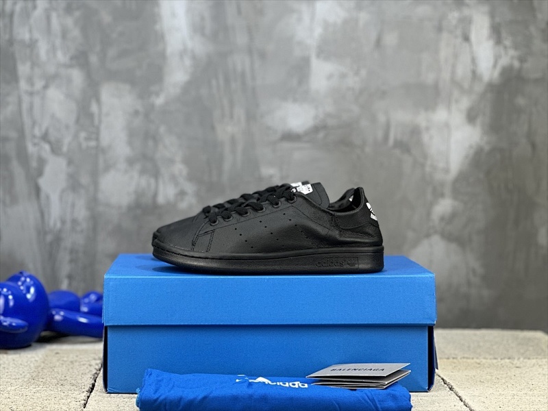 BALENCIAGA SNEAKERS (433)