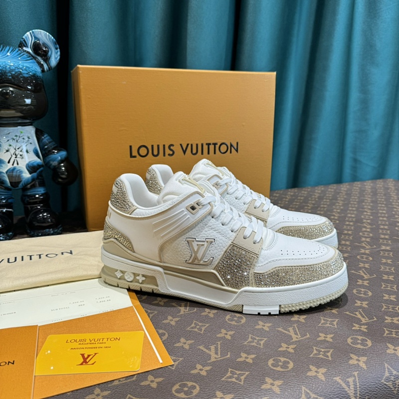 LOUIS VUITTON SNEAKERS (324)