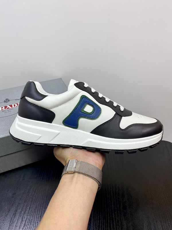 PRADA SHOES (550)