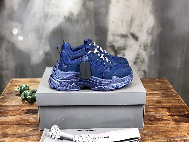 BALENCIAGA SNEAKERS (751)