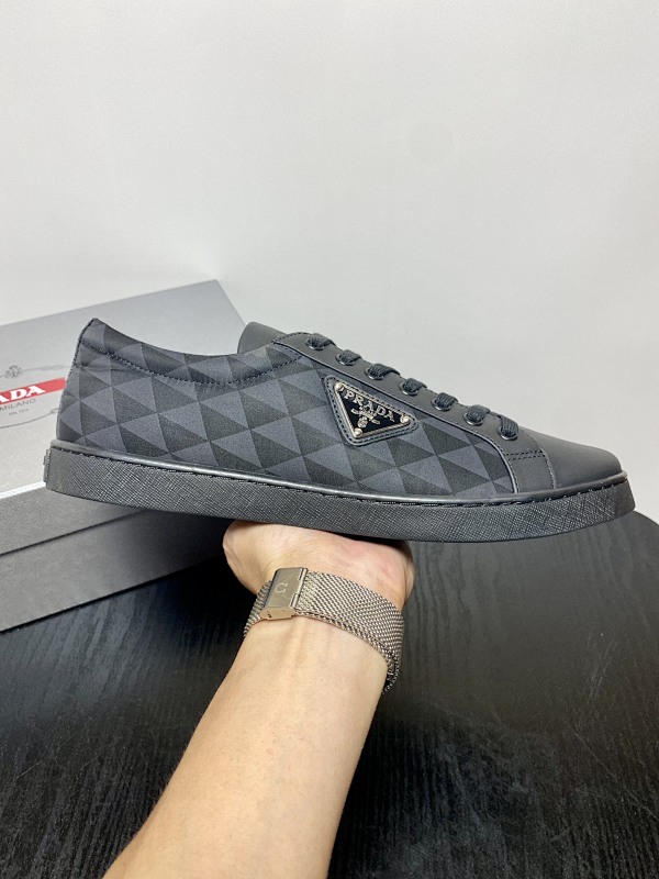 PRADA SHOES (363)