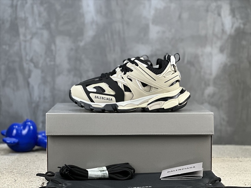 BALENCIAGA SNEAKERS (655)