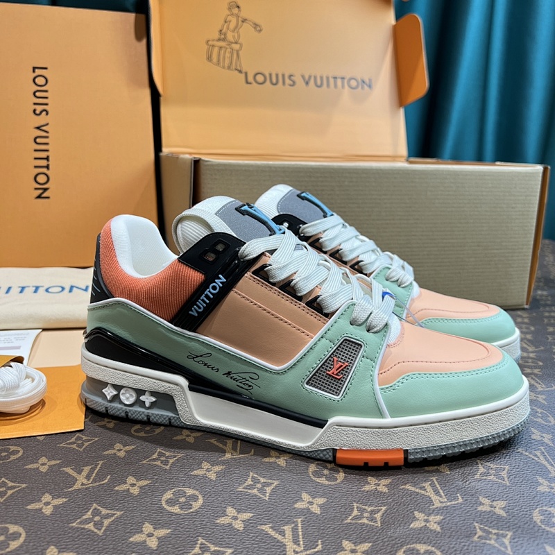 LOUIS VUITTON SNEAKERS (422)