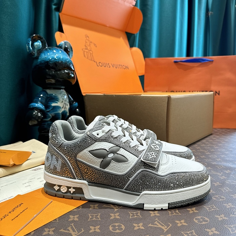 LOUIS VUITTON SNEAKERS (120)