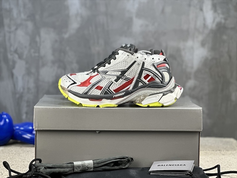 BALENCIAGA SNEAKERS (586)