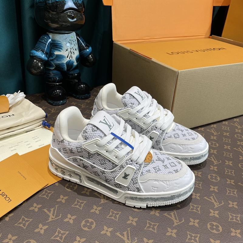LOUIS VUITTON SHOES (225)