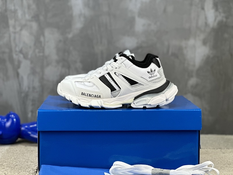 BALENCIAGA SNEAKERS (592)