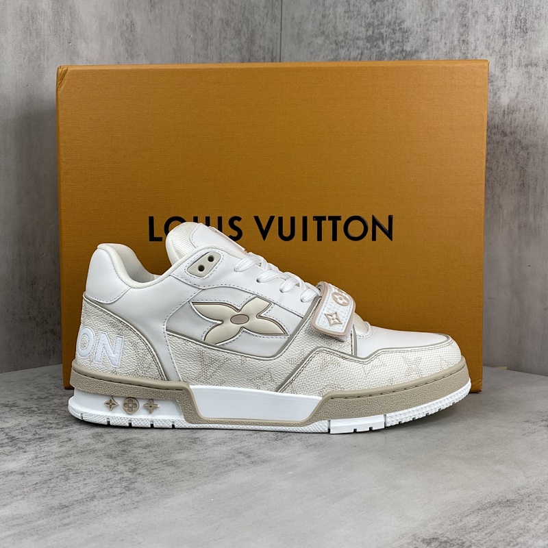 LOUIS VUITTON SNEAKERS (82)