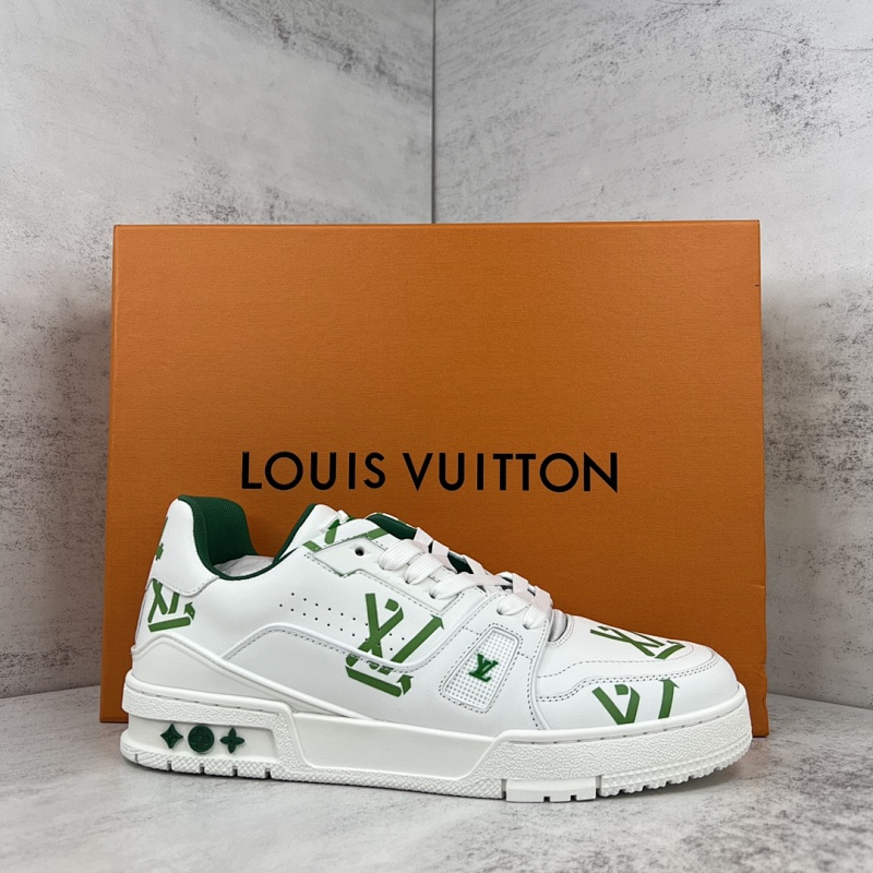 LOUIS VUITTON SNEAKERS (648)