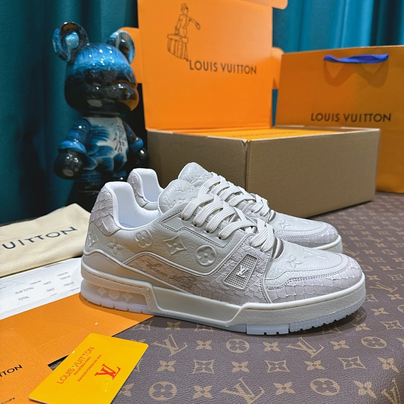 LOUIS VUITTON SNEAKERS (218)