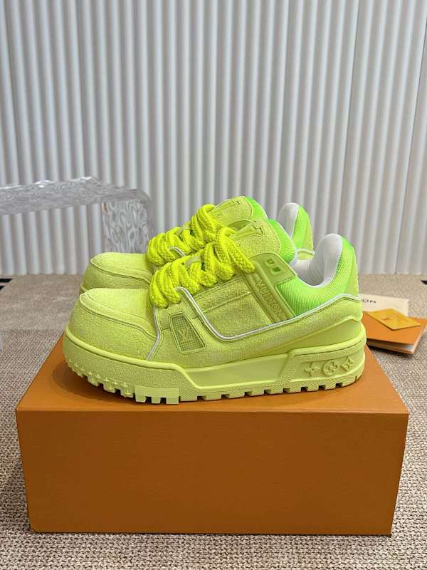LOUIS VUITTON SHOES (178)