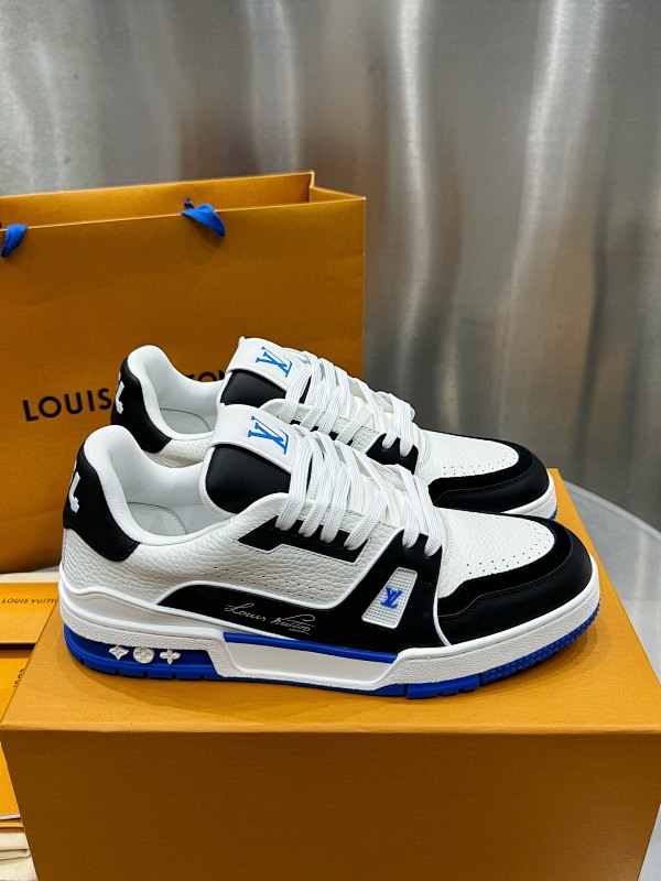 LOUIS VUITTON SNEAKERS (204)