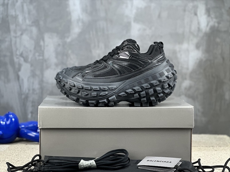 BALENCIAGA SNEAKERS (674)