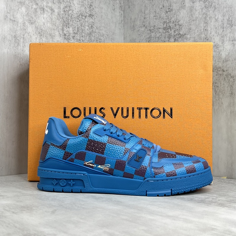 LOUIS VUITTON SNEAKERS (549)