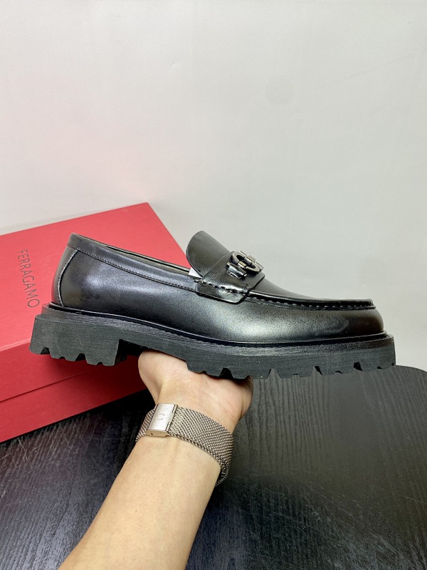 FERRAGAMO SHOES (132)