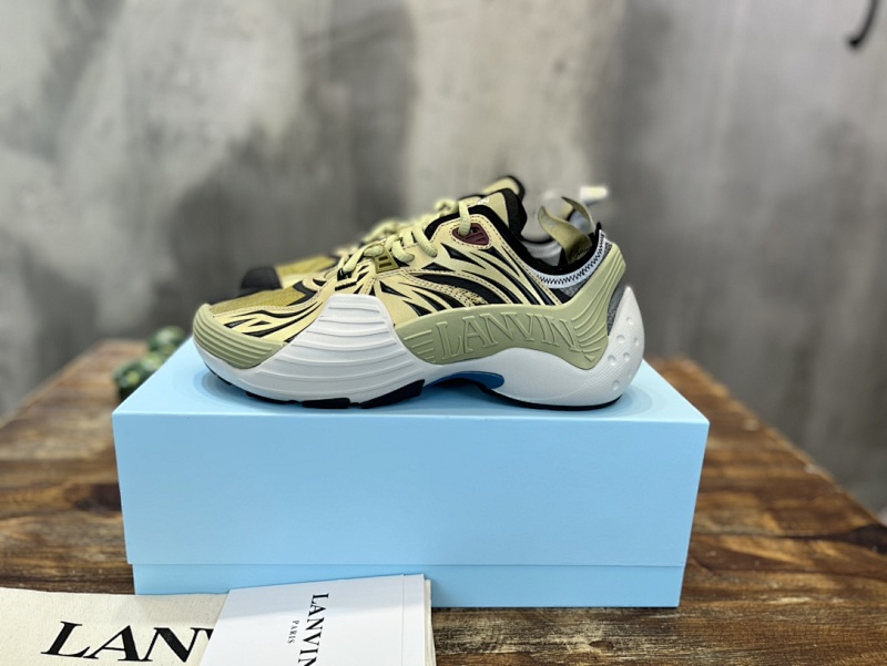 LANVIN CURB (2)